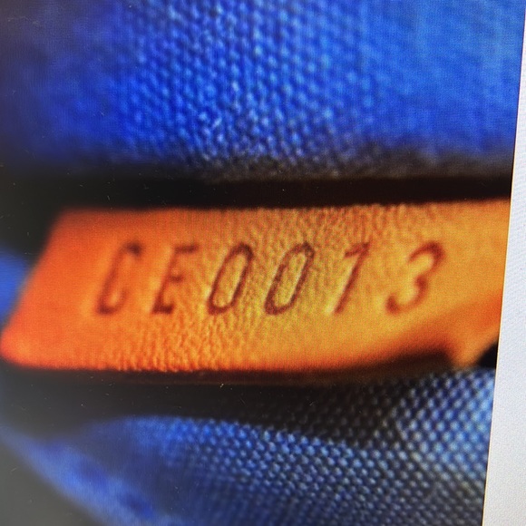 Authentic Louis Vuitton Vernis Blue Patent Leather - Picture 10 of 10